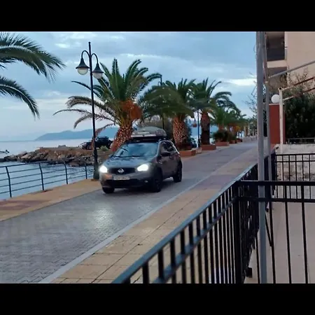 N N Apartment Agioi Theodoroi